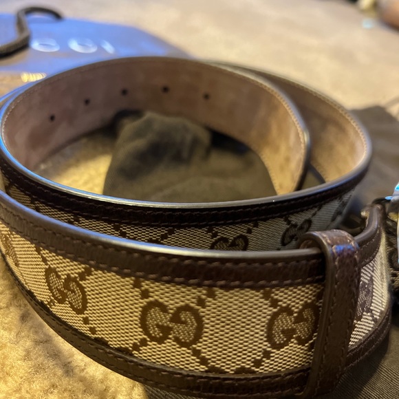 Authentic Gucci GG Monogram Leather Belt Size 34 - Picture 2 of 4